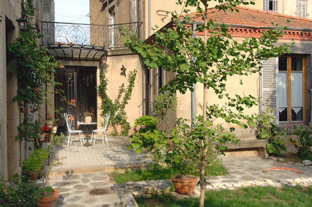 La Maison De Mariecamille Hotel Saint-Germain-Lembron ภายนอก รูปภาพ