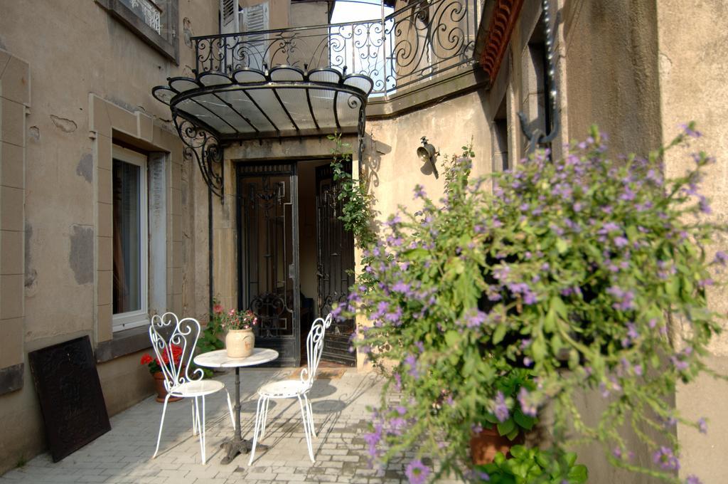 La Maison De Mariecamille Hotel Saint-Germain-Lembron ภายนอก รูปภาพ
