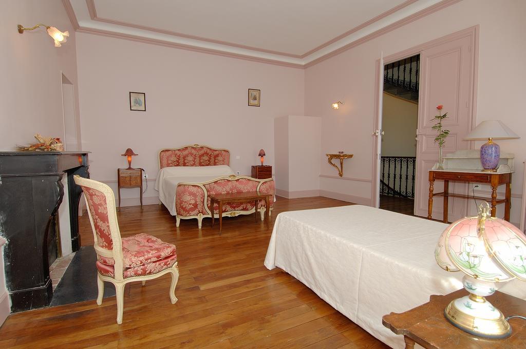 La Maison De Mariecamille Hotel Saint-Germain-Lembron ภายนอก รูปภาพ